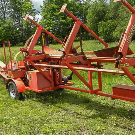 USED 15-20 BLOCKBUSTER PTO FIREWOOD PROCESSOR & 30’ CONVEYOR